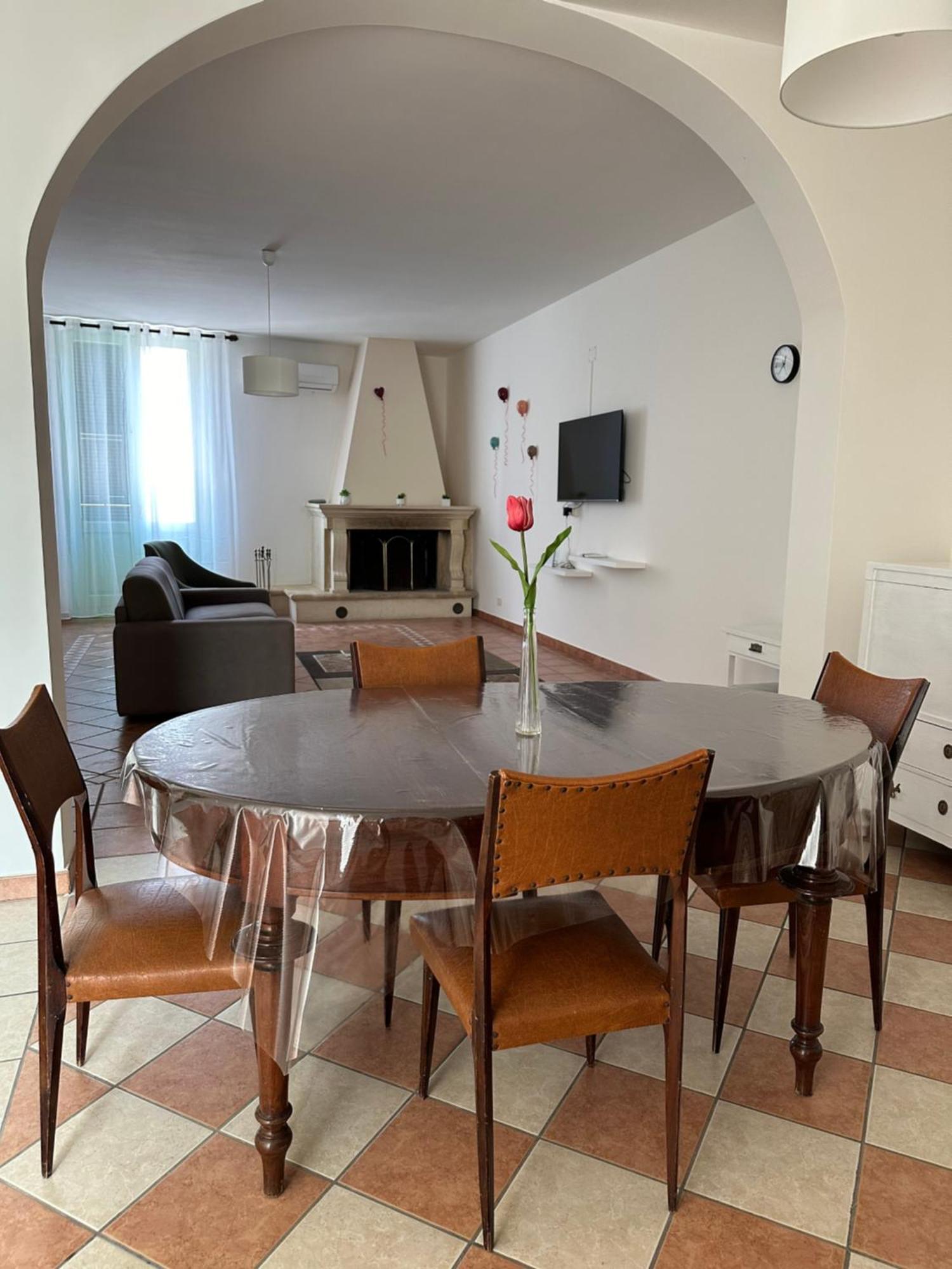 Palazzo Dei Pavoni Apartment Brindisi Exterior photo